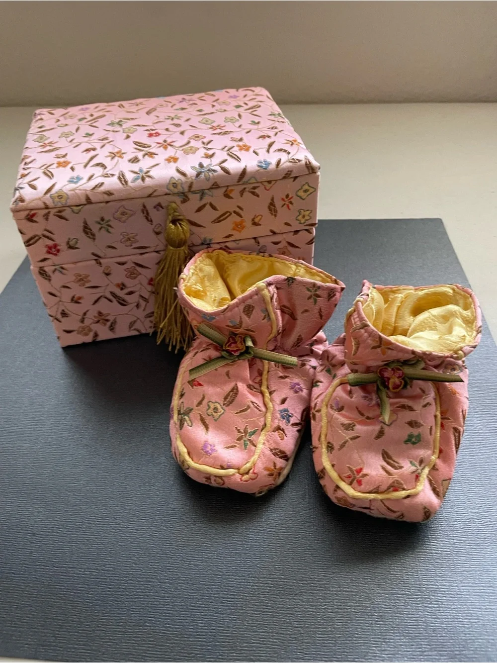 6M-12M - NWT - CicciaBella Floral Baby Booties - Pink & Gold